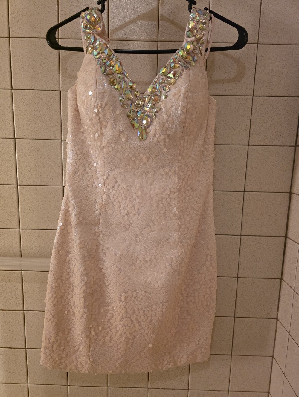 MORI LEE Embellished V-Neck Sequin Cocktail Dress in Light Blush